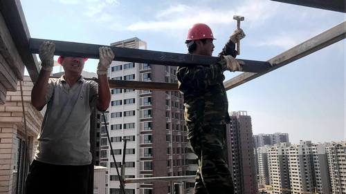 用實(shí)干踐諾“兩學(xué)一做”以成績(jī)彰顯“追趕超越”