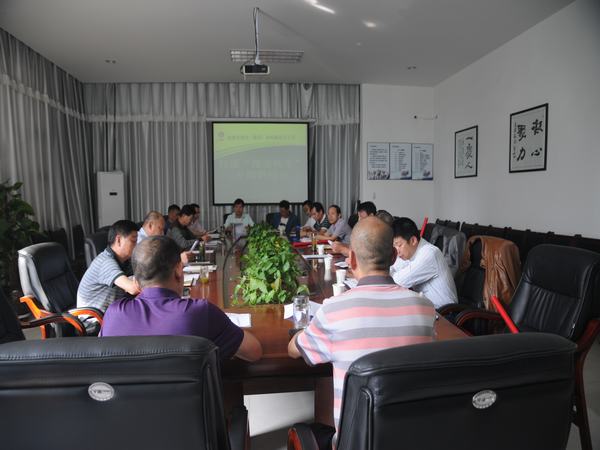 掘進(jìn)公司召開(kāi)打造“掘進(jìn)鐵軍”專題討論會(huì)