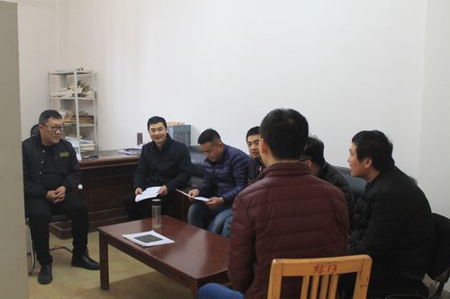 銅煤公司基層項(xiàng)目部開展“自己找、同事提”對(duì)照檢查活動(dòng)