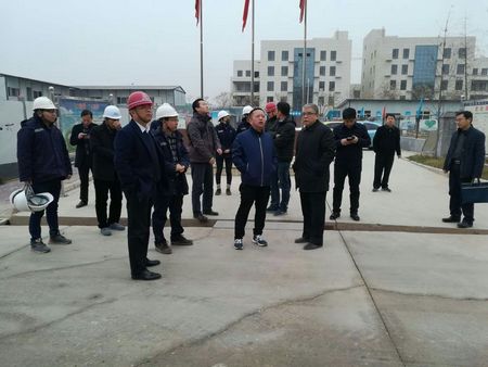 陜煤技術(shù)研究院院長(zhǎng)閔小建一行蒞臨天工公司土建十五施工現(xiàn)場(chǎng)檢查指導(dǎo)工作