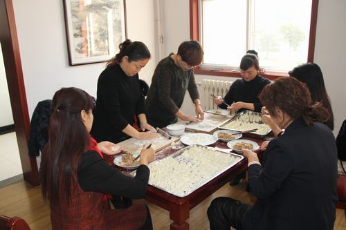 銅煤公司冬至暖心包餃子活動進(jìn)行中