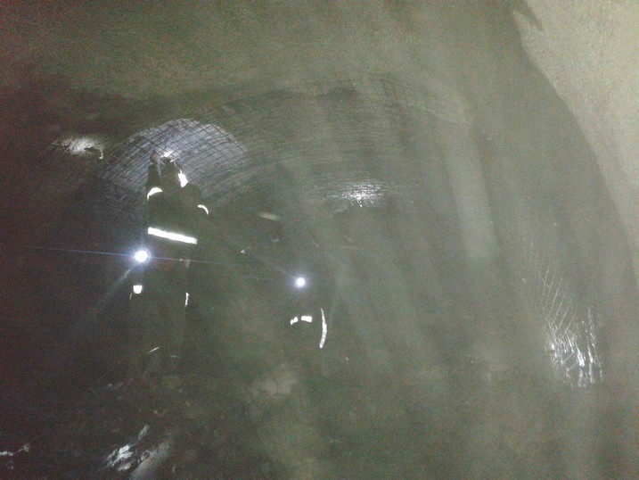 礦建三公司雙龍項(xiàng)目部西翼運(yùn)輸巷與北翼運(yùn)輸巷順利貫通