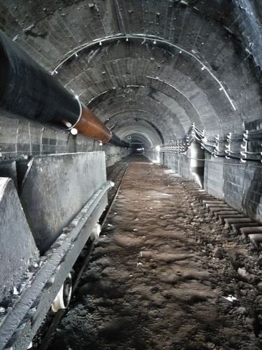 礦建二公司冶坪項(xiàng)目等候室工作面與副斜井井底車場順利貫通