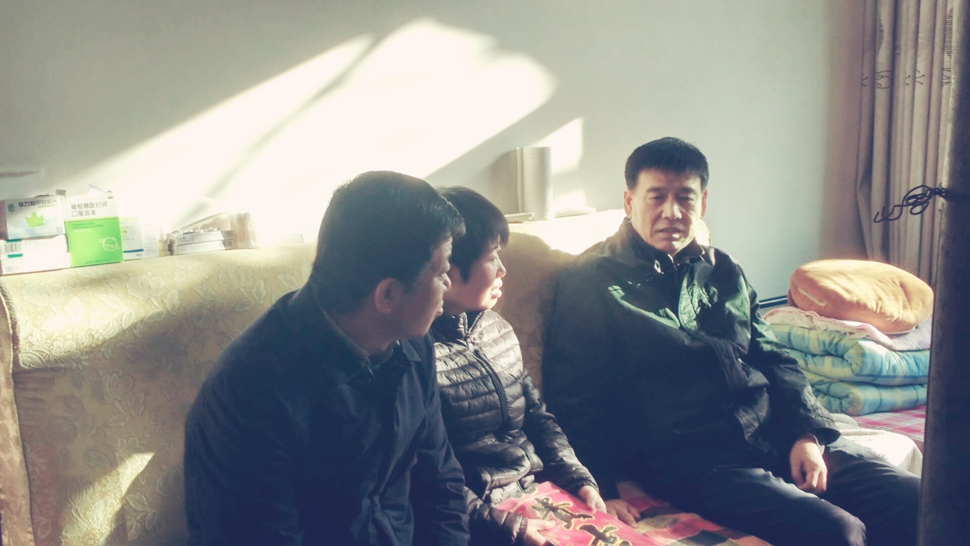 建設(shè)集團(tuán)聯(lián)合黨委副書記、紀(jì)委書記、工會(huì)主席侯本英一行慰問(wèn)礦建三公司困難職工