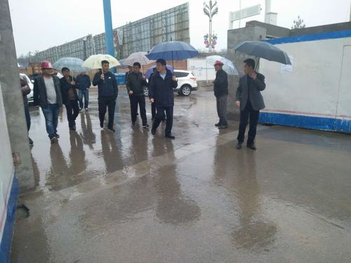 渭南市領(lǐng)導(dǎo)冒雨蒞臨禮悅閣項(xiàng)目現(xiàn)場指導(dǎo)工作