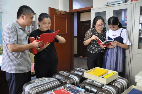 陜煤建設(shè)韓城分公司工會(huì)“小助學(xué) 大關(guān)愛(ài)”