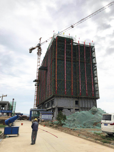 陜煤建設(shè)天工公司土建七部彬長鐵運公司辦公樓工程順利封頂