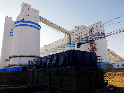 陜煤建設(shè)澄合分公司承建的小保當(dāng)選煤廠5A、5B轉(zhuǎn)載點(diǎn)工程順利封頂