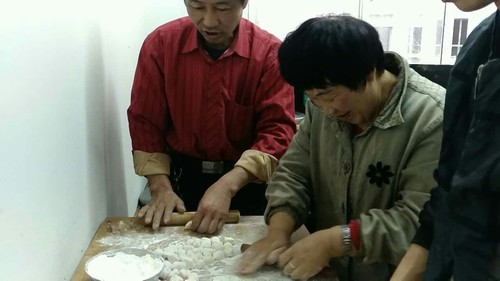 建設(shè)集團(tuán)各單位：情暖冬至 餃子飄香