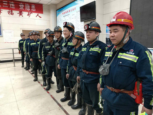 春節(jié)，堅(jiān)守是最美“敬業(yè)?！?></div>
                                <div   id=