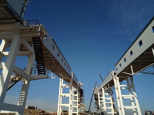 陜煤建設(shè)澄合分公司“土安”聯(lián)手見證小保當(dāng)火車裝車末煤系統(tǒng)首次出煤