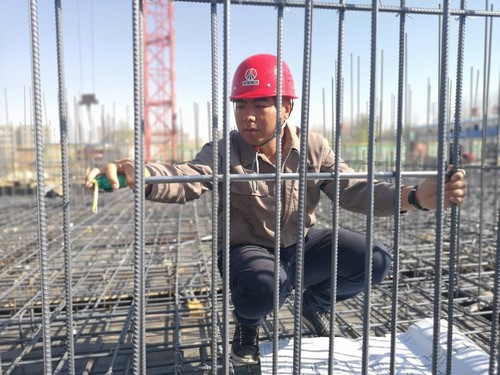 相濡以沫牽手共行，業(yè)績突出同臺受獎