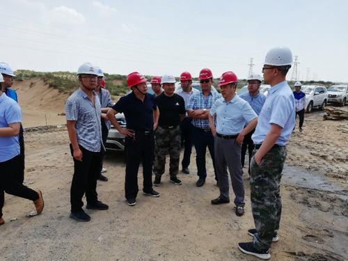 陜西鐵路物流集團有限公司黨委書記、執(zhí)行董事、總經理趙國智一行蒞臨靖神鐵路項目施工現場檢查指導工作