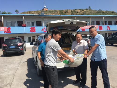 夏季送清涼   職工保安康