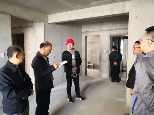 陜煤建設(shè)銅煤公司承建的玫瑰園小區(qū)多棟樓順利通過竣工驗(yàn)收