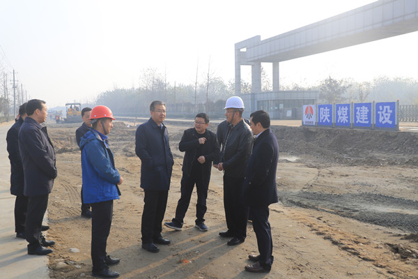 漢中市常務副市長陳曉勇深入陜煤建設漢中分公司鋪鎮(zhèn)污水處理廠截污干管項目視察