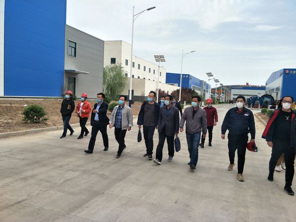 彬長(zhǎng)礦業(yè)有限公司生產(chǎn)服務(wù)中心二期工業(yè)場(chǎng)地豎向道路及排雨水工程通過竣工驗(yàn)收