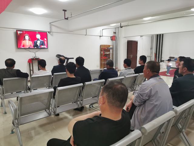 陜煤建設洗選煤運營公司認真組織收看致敬勞動者“五一”特別節(jié)目