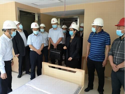陜煤實(shí)業(yè)集團(tuán)董事長(zhǎng)胡守平、總經(jīng)理劉文蒞臨西煤機(jī)養(yǎng)老院項(xiàng)目部檢查指導(dǎo)工作