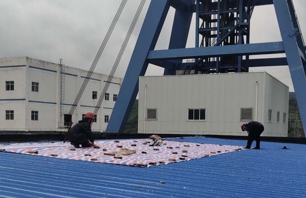 陜煤建設(shè)洗選煤運(yùn)營(yíng)公司安裝第二項(xiàng)目部：雨中的贊歌