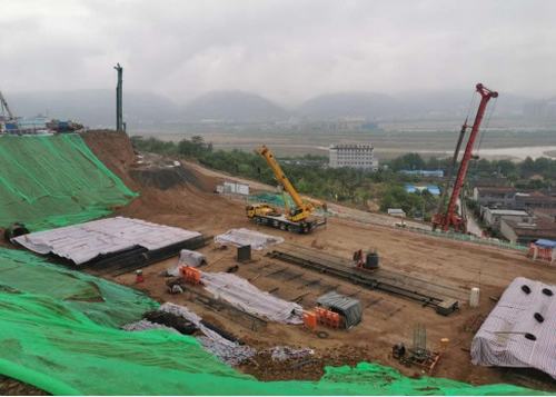 陜煤建設(shè)咸陽分公司：彬州市銀西高鐵東站前廣場施工小記