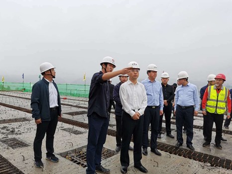 彬州市委書記鐘偉蒞臨銀西高鐵彬州東站前廣場項目檢查指導(dǎo)工作