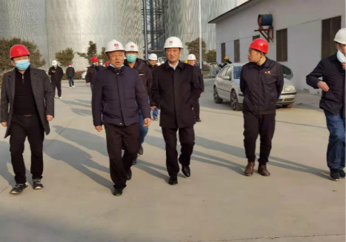 神渭管道董事長李冰一、副總經(jīng)理王東民、建設(shè)集團(tuán)總經(jīng)理王明智等人蒞臨神渭管道輸煤項(xiàng)目富余煤漿應(yīng)用工程開展春節(jié)慰問暨春季攻堅(jiān)活動