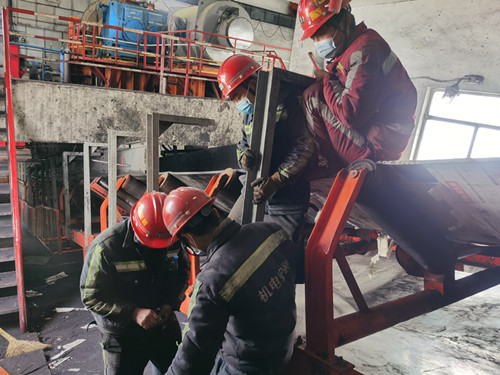 陜煤建設(shè)機(jī)電安裝公司牛年春節(jié)施工忙