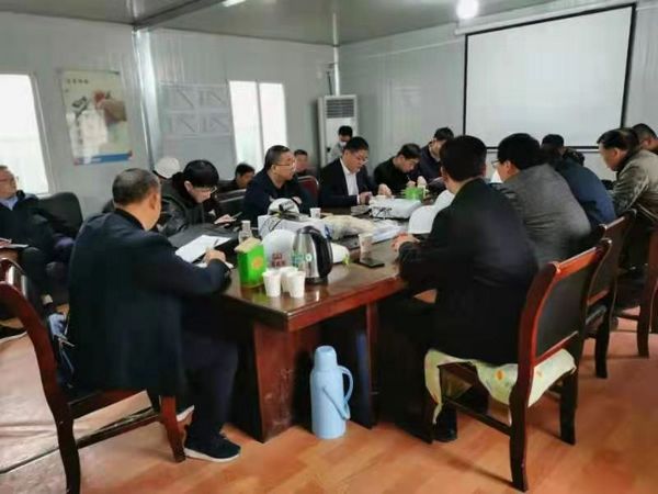 陜西省安委辦應(yīng)急管理廳主任張衛(wèi)華一行深入富秦馨苑5#樓施工現(xiàn)場(chǎng)檢查指導(dǎo)工作