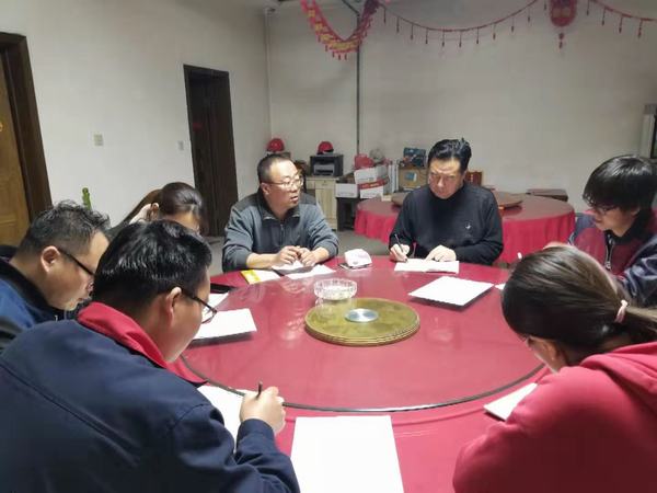 陜煤建設(shè)韓城分公司土建五項(xiàng)目部為職工開啟夜間“知識(shí)加油站”