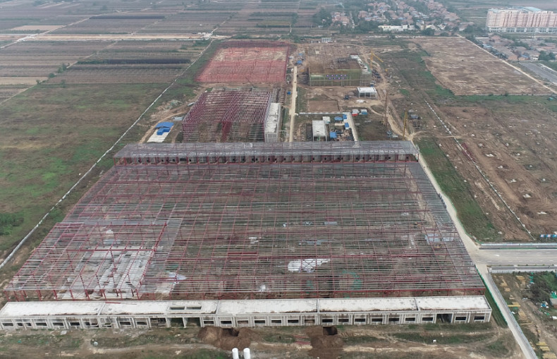 陜煤建設渭南分公司南京金龍項目部超危大網(wǎng)架頂升工程順利完成