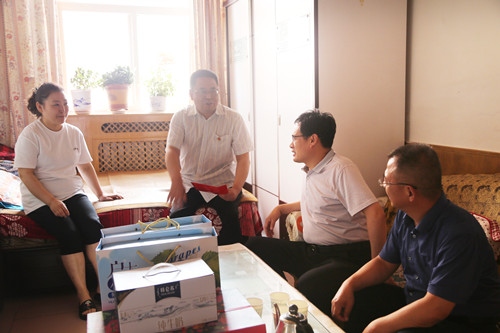 情系困難黨員 走訪慰問送關懷