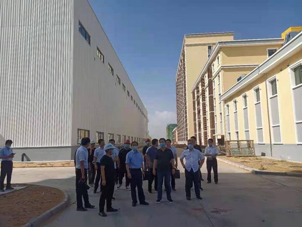 陜煤集團鐵流集團紀委書記韓華東一行深入陜煤建設(shè)銅煤公司承建的靖神鐵路孟家灣機輛中心項目檢查指導(dǎo)工作