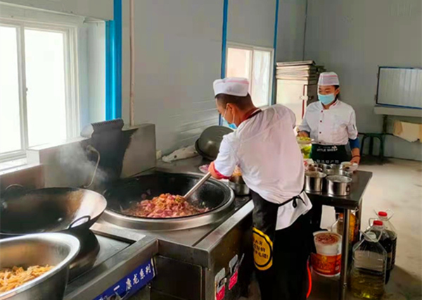 陜煤建設(shè)礦建三公司崔木項目部： 為職工辦實事，“新”食堂暖人心