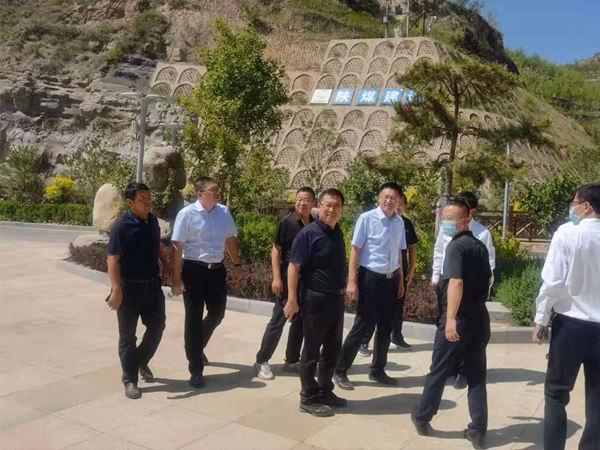 吳堡縣領(lǐng)導(dǎo)蒞臨陜煤建設(shè)漢中分公司吳堡橫溝溫泉項目視察指導(dǎo)工作