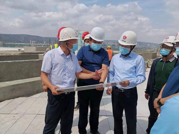 彬州市市長(zhǎng)陳加寶蒞臨陜煤建設(shè)咸陽(yáng)分公司銀西高鐵彬州站前廣場(chǎng)項(xiàng)目調(diào)研指導(dǎo)