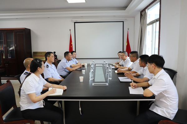 漢中市稅務(wù)局第二稽查局來(lái)陜煤建設(shè)漢中分公司走訪座談