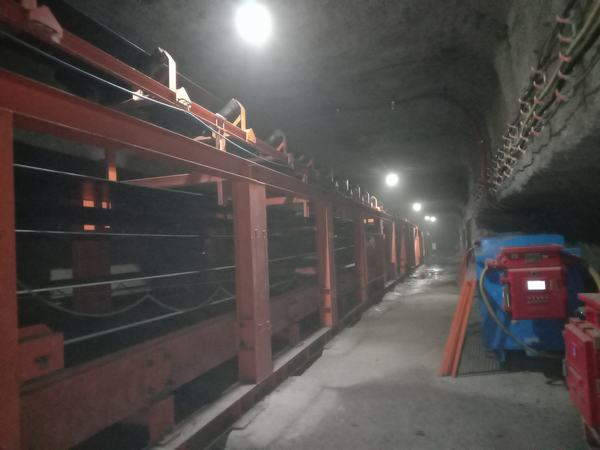 陜煤建設(shè)韓城分公司承建的張家峁礦15212順槽膠帶輸送機安裝工程試運轉(zhuǎn)成功