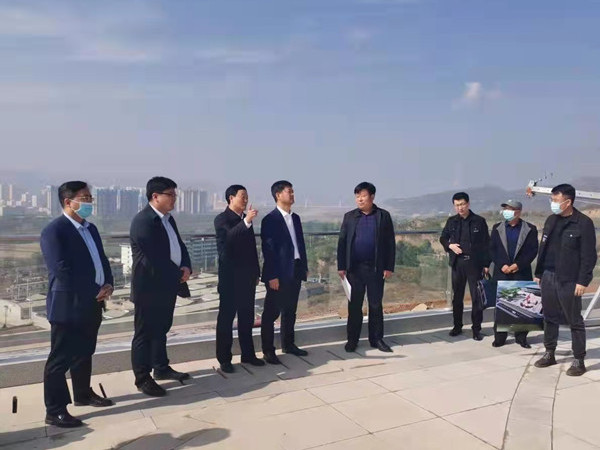 咸陽(yáng)市副市長(zhǎng)李忠平一行蒞臨銀西高鐵東站前廣場(chǎng)項(xiàng)目指導(dǎo)工作