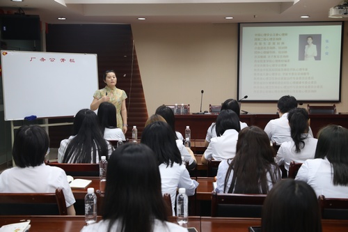 陜煤建設(shè)路橋分公司：關(guān)愛女職工，情滿半邊天