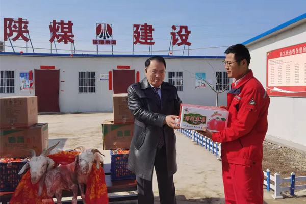 陜煤建設(shè)礦建二公司領(lǐng)導(dǎo)前往第一項目部進行開工慰問