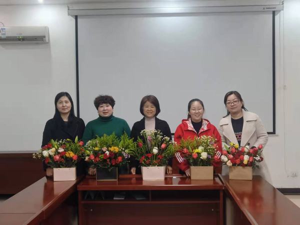 陜煤建設(shè)設(shè)備租賃中心舉辦慶?！叭恕眿D女節(jié)活動