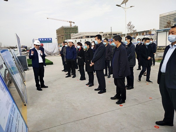 西安市高新區(qū)黨工委、管委會(huì)一行觀摩測(cè)評(píng)陜煤建設(shè)北斗星基建設(shè)項(xiàng)目