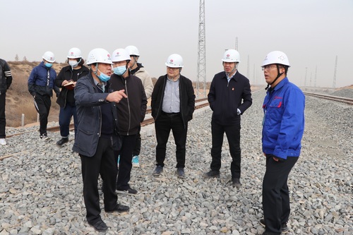 陜煤集團(tuán)專家組蒞臨陜煤建設(shè)路橋分公司開(kāi)展安全生產(chǎn)專項(xiàng)整治三年行動(dòng)檢查評(píng)價(jià)工作