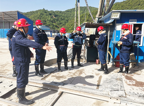 陜煤建設(shè)礦建三公司崔木臨時(shí)改絞工程順利通過驗(yàn)收