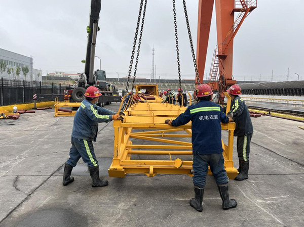 陜煤建設(shè)機電安裝公司小保當項目部完成帶式輸送機伸縮架安裝