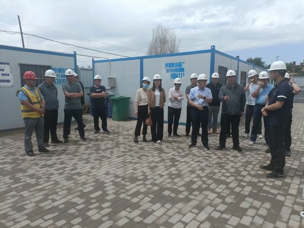 鄂托克旗人大常委會(huì)副主任郭朝暉一行到陜煤建設(shè)內(nèi)蒙古分公司第二項(xiàng)目部檢查指導(dǎo)工作