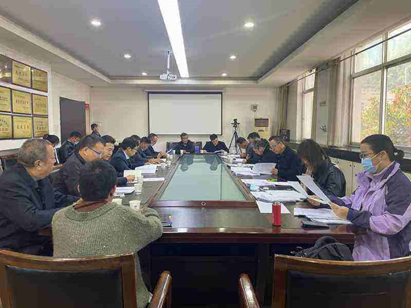 陜煤建設(shè)澄合分公司承建的彬長大佛寺新增生產(chǎn)生活設(shè)施3#、4#職工宿舍及車庫工程順利通過竣工驗收