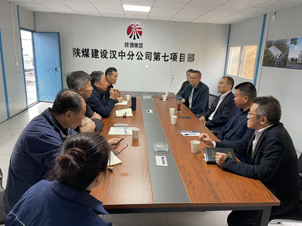 四川省自貢市貢井區(qū)區(qū)委書記張洪濤對(duì)自貢龐源智能塔機(jī)制造項(xiàng)目督導(dǎo)檢查