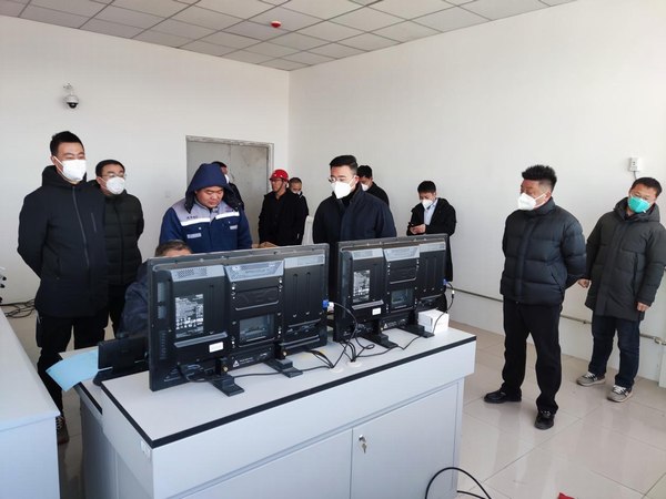 陜西榆橫鐵路有限責(zé)任公司黨委書記、董事長馮斌蒞臨榆陽煤炭物流園區(qū)項(xiàng)目檢查指導(dǎo)工作